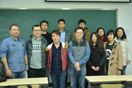 讲座结束后嘉宾与部分师生合影_副本.jpg